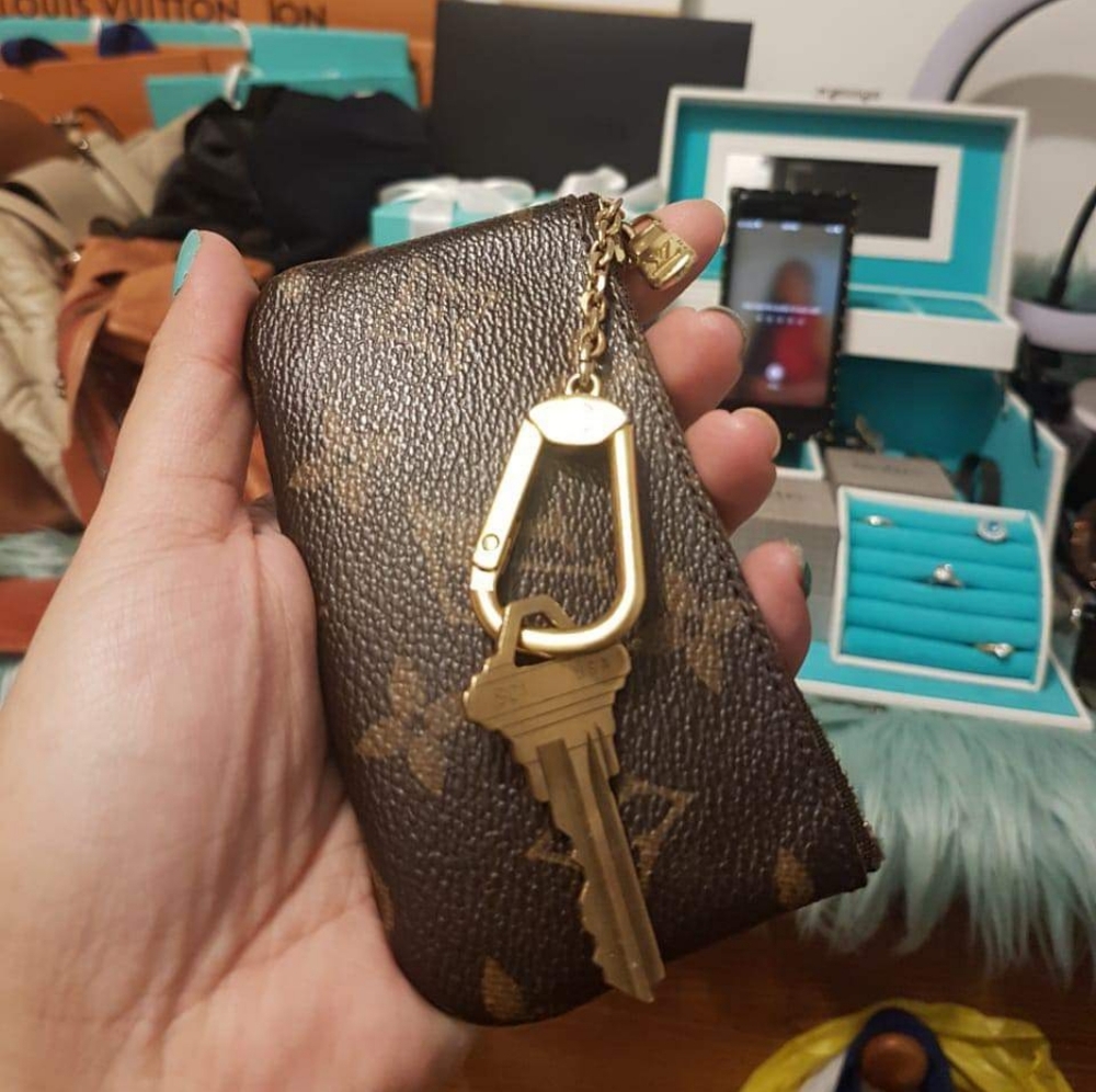 Sold Authentic Louis vuitton key cles - Picture 2 of 4
